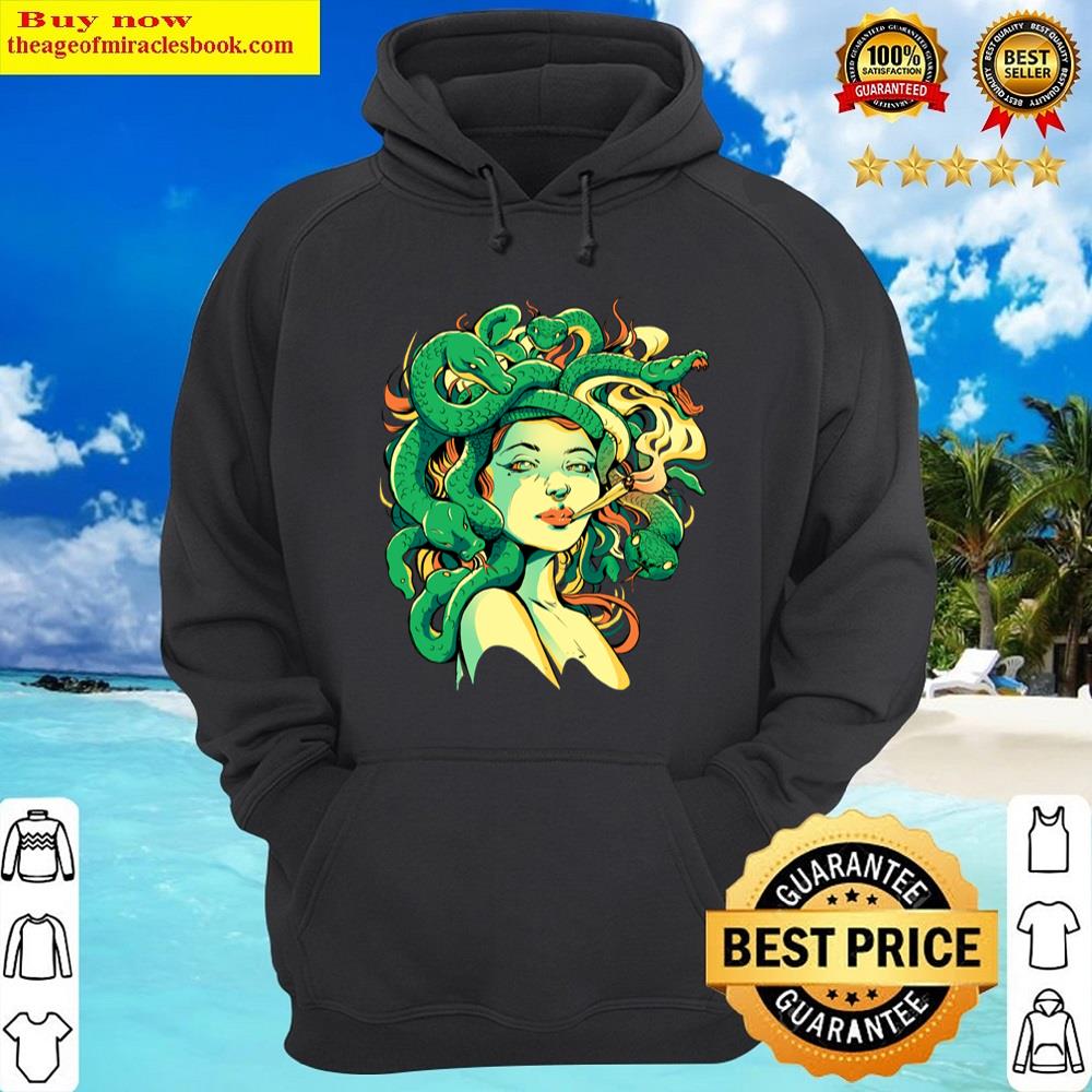 Alternative view of Medusa Smoking Essential Shirt