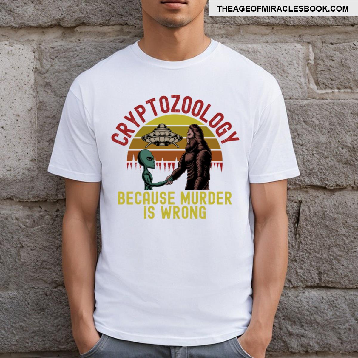 Funny Cryptozoology Bigfoot Alien Sunset T-shirt