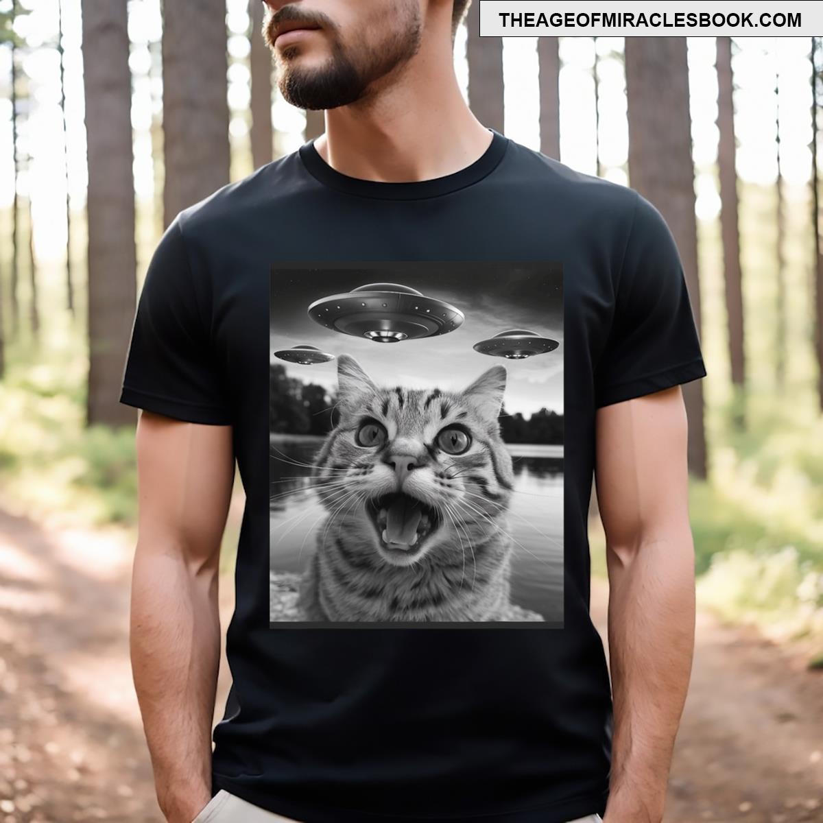 Funny Cat Graphic Tee Ufo Weird T-shirt