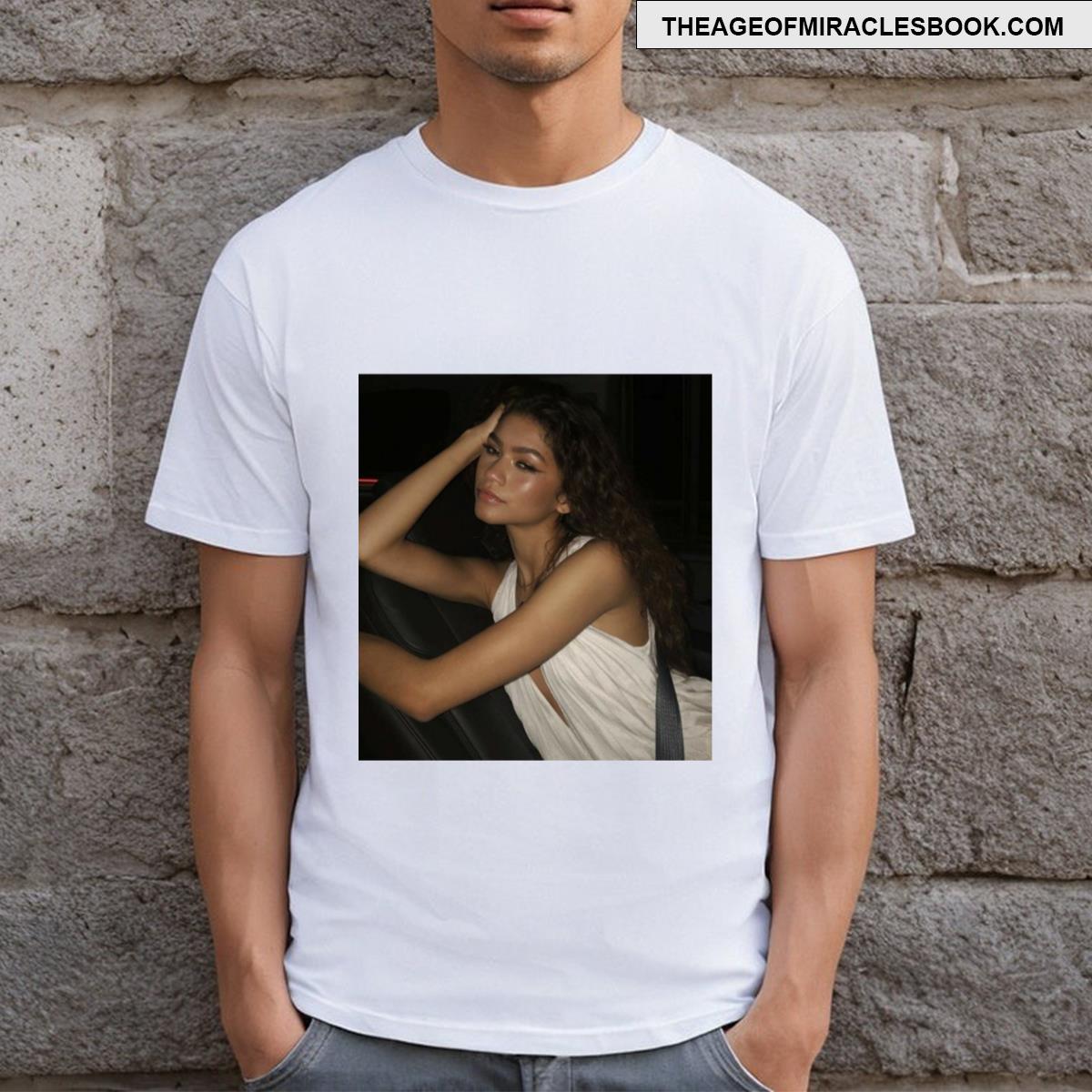 Zendaya Retro Model Poster Mug T-shirt