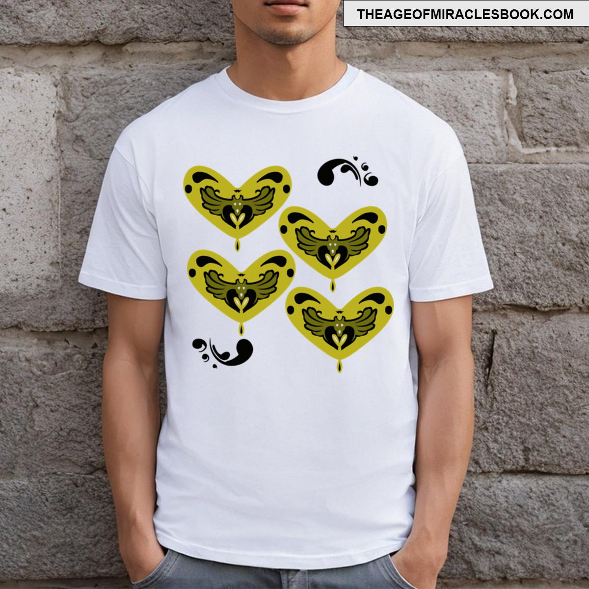 Green And Black Heart Design T-shirt