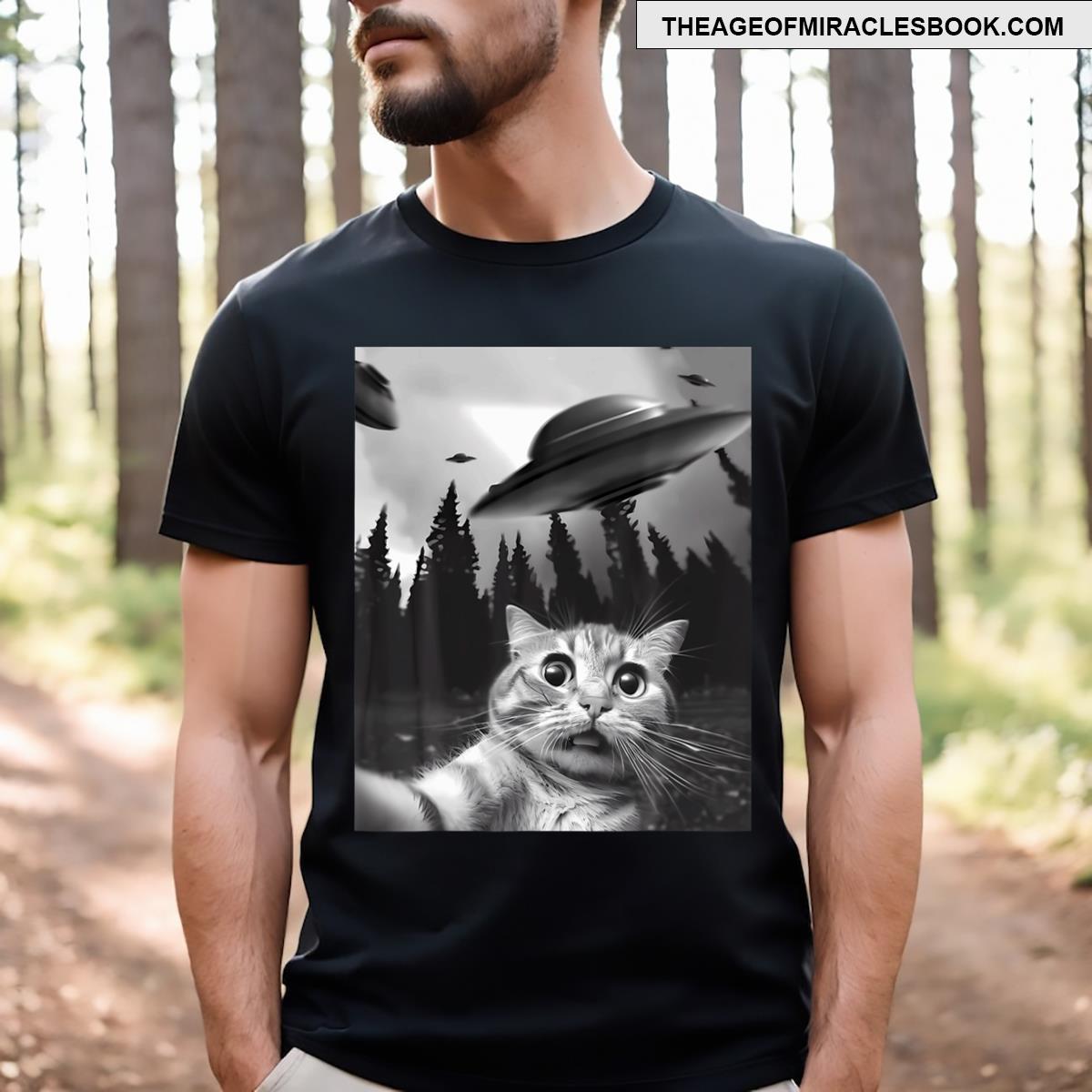 Funny Cat Selfie With Ufos T-shirt
