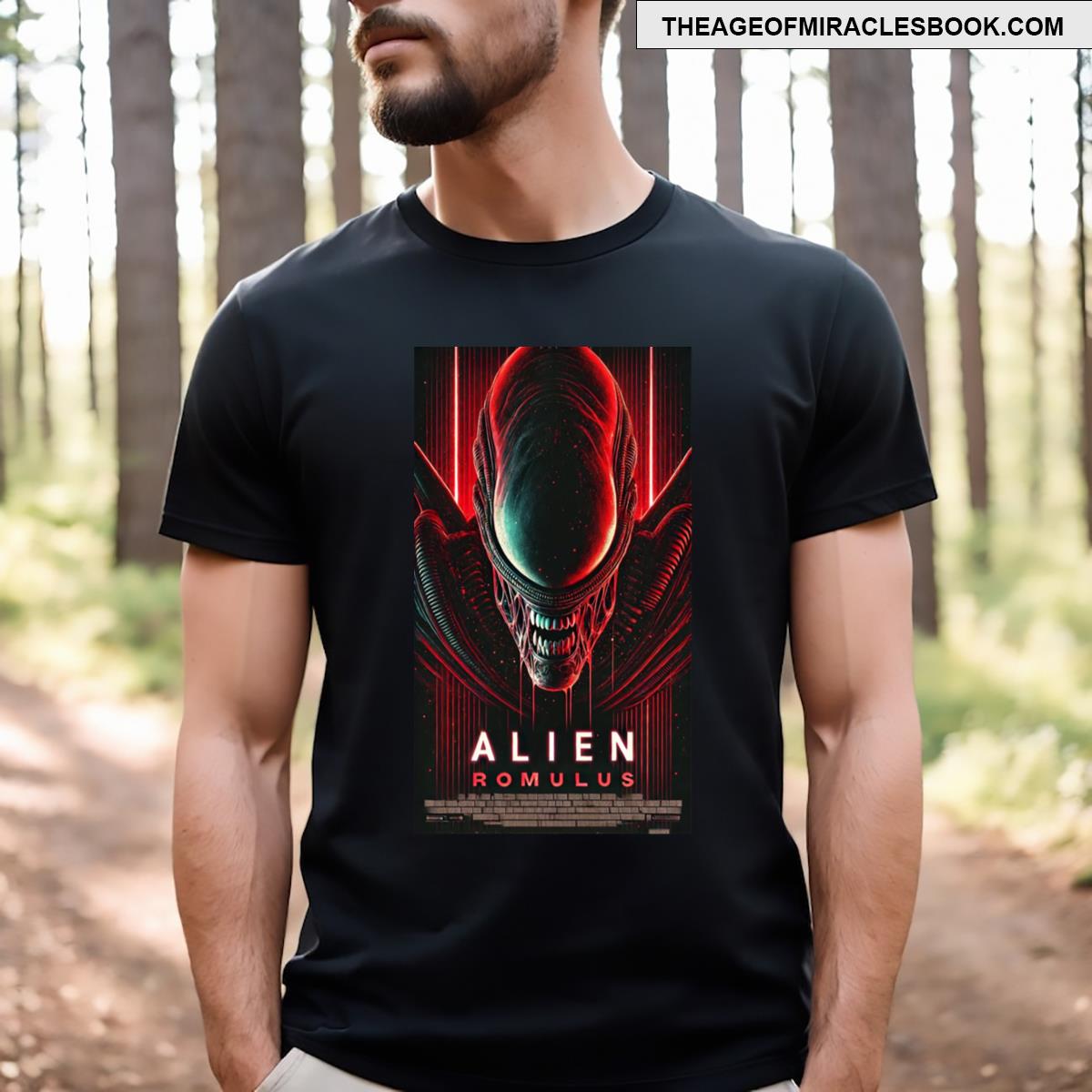 Alien Menacing Close Up Essential T-shirt