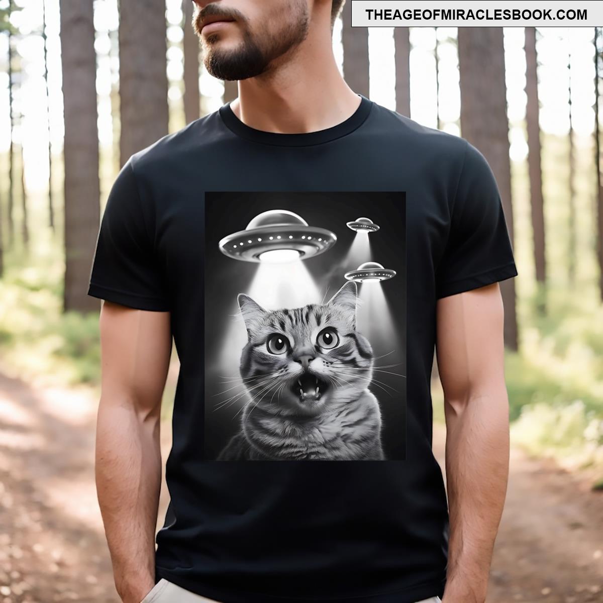 Alien Ufo Funny Cat Selfie T-shirt