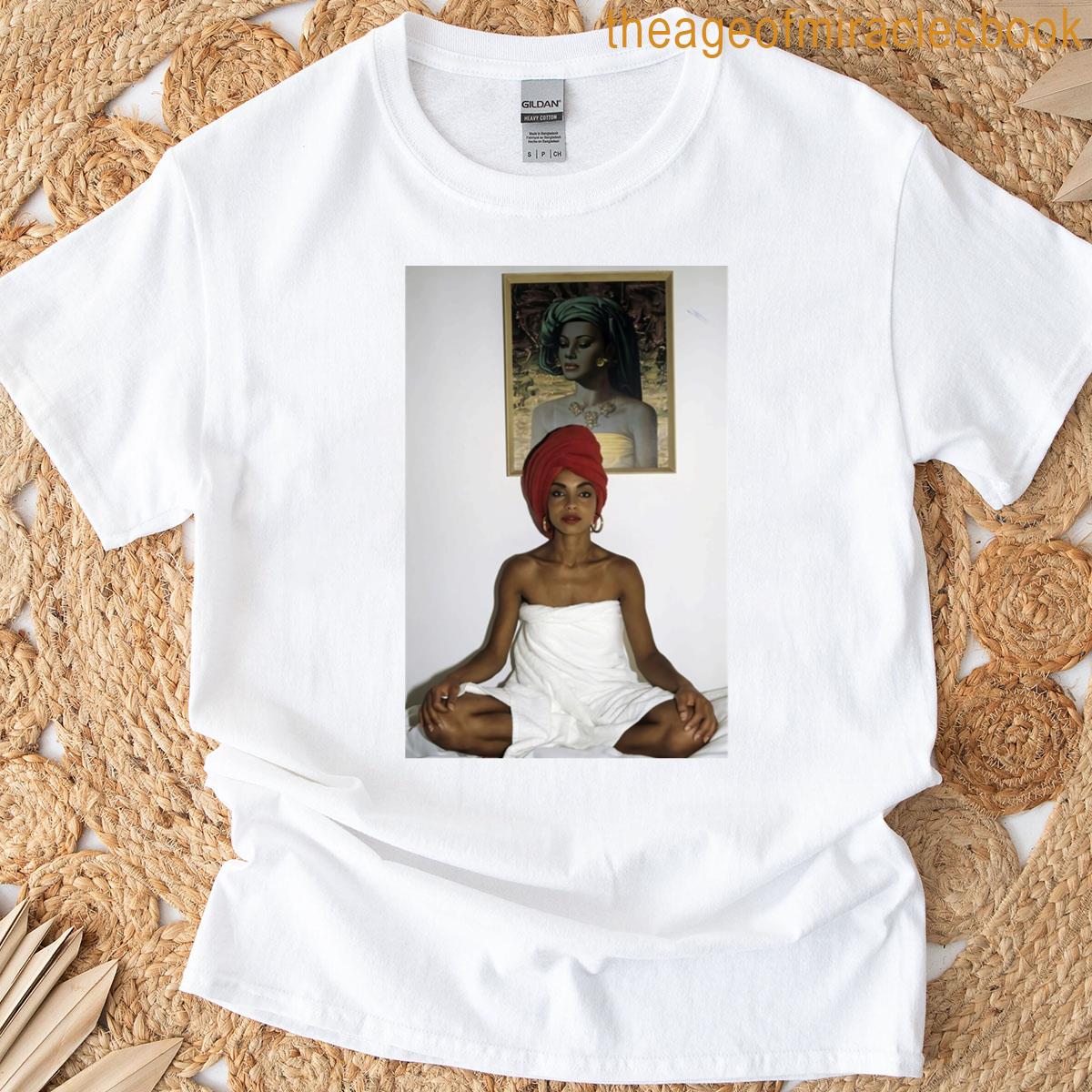 Relax Sade Pose T-shirt