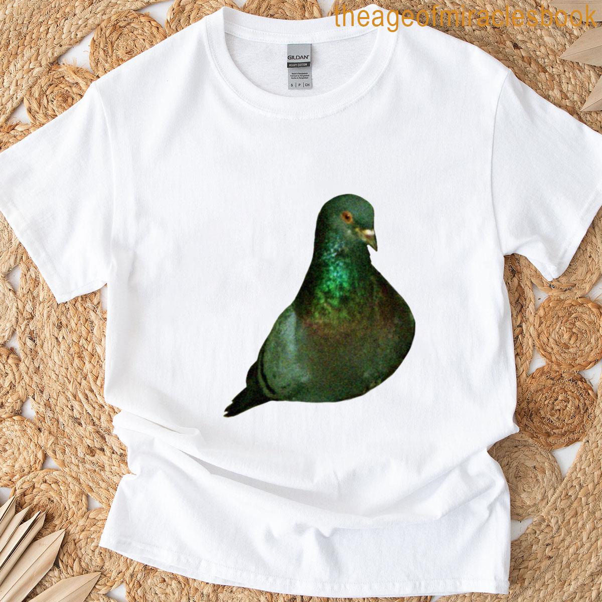 Sitting Pigeon Classic T-shirt