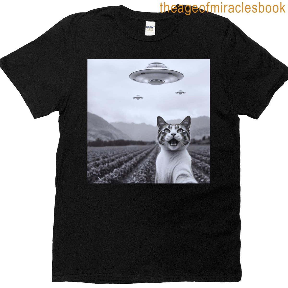 Cat Selfie With Alien Ufo Funny Active T-shirt