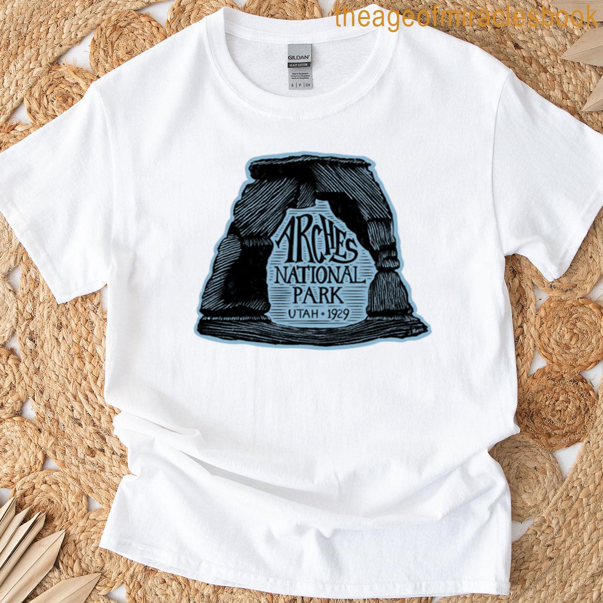 Arches National Park Label T-shirt