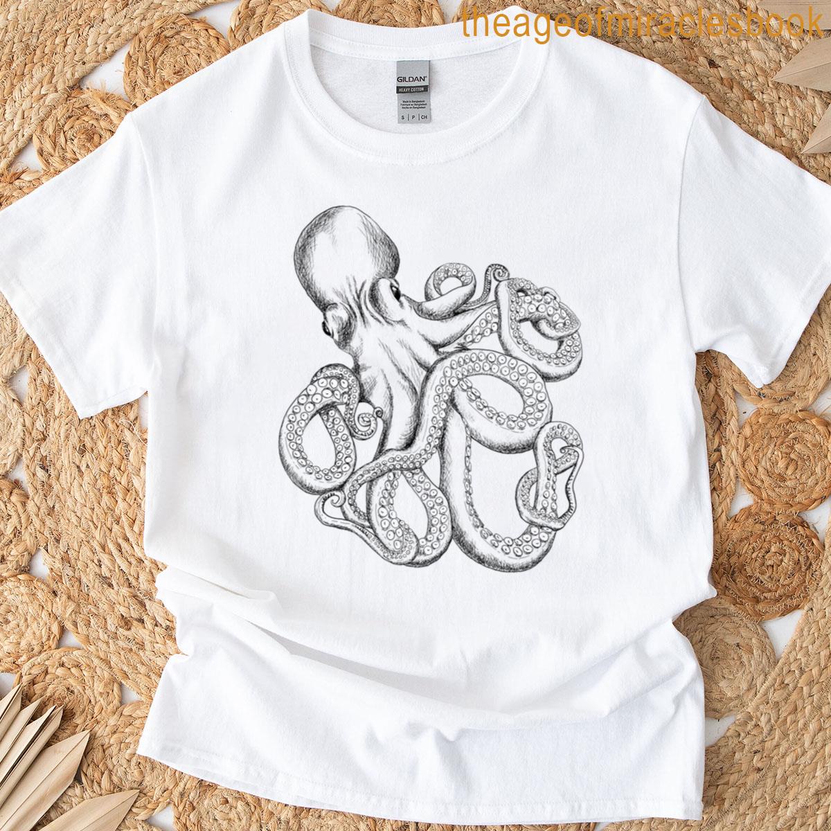 Realistic Octopus – Two Tone Tri-blend T-shirt