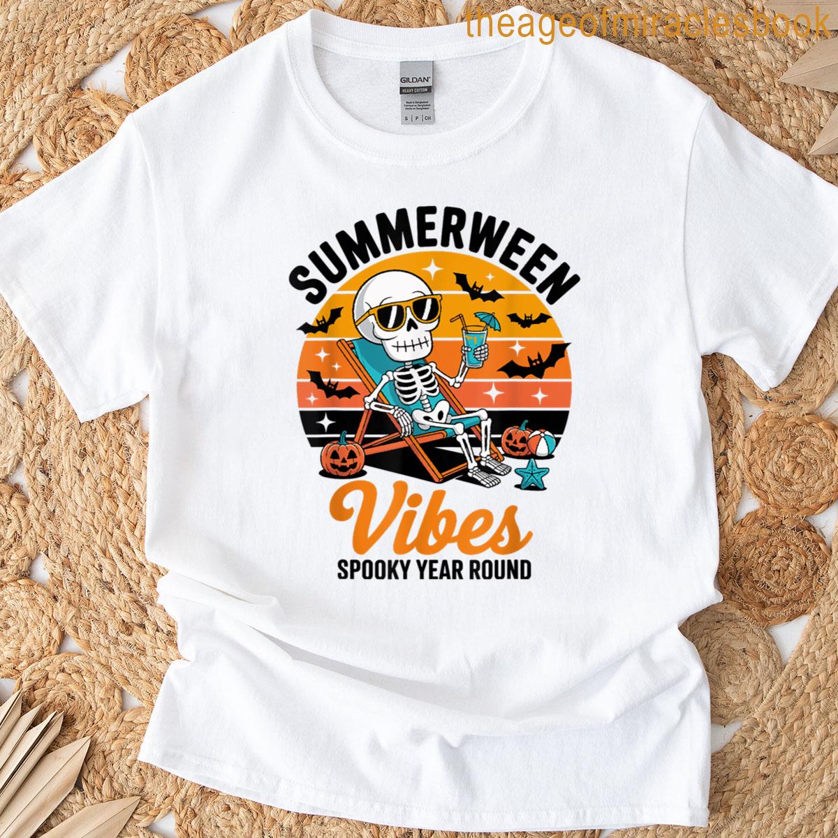 Spooky Summer Beach Skeleton Funny Halloween Summerween T-shirt