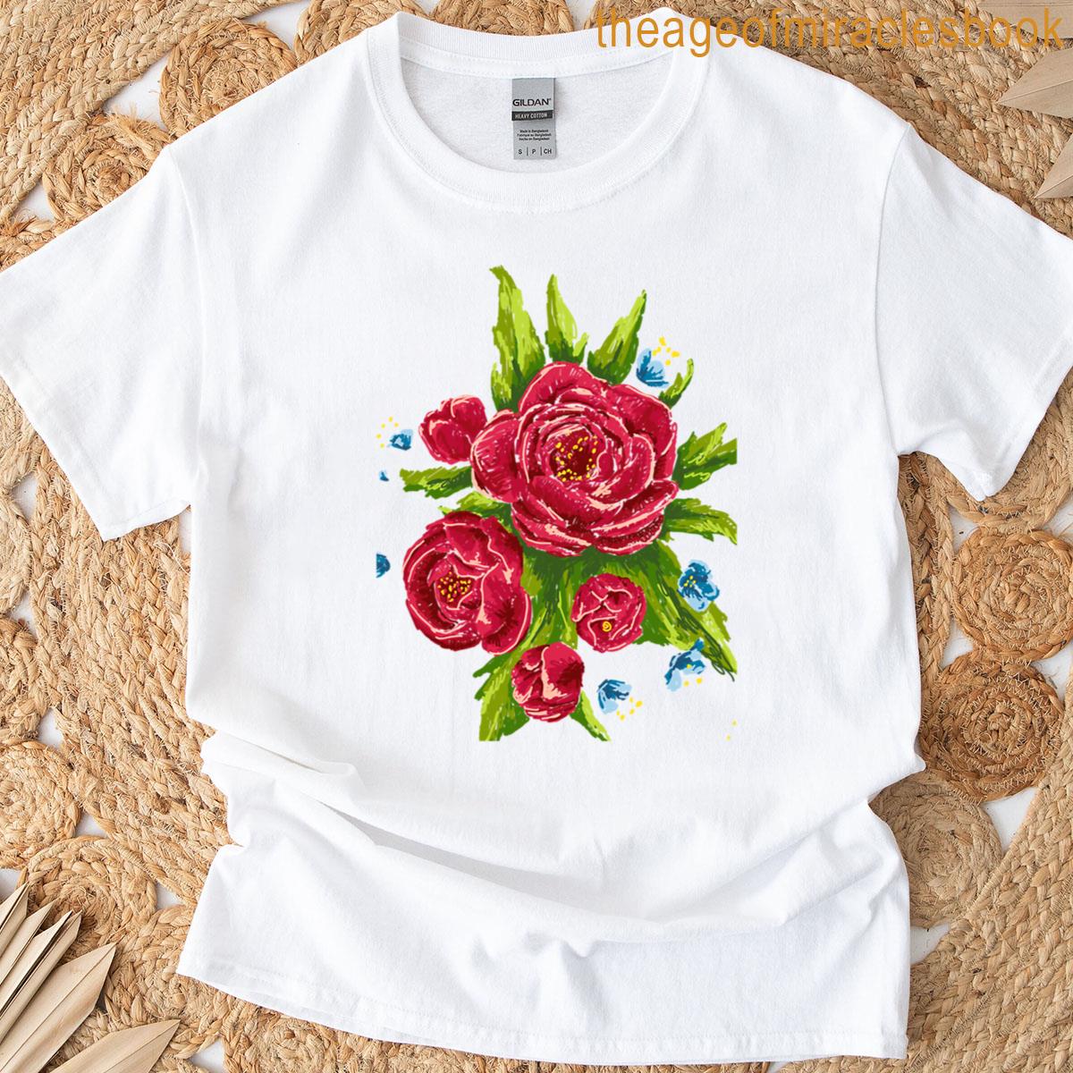 Red Roses Pattern Elegant Floral Design T-shirt