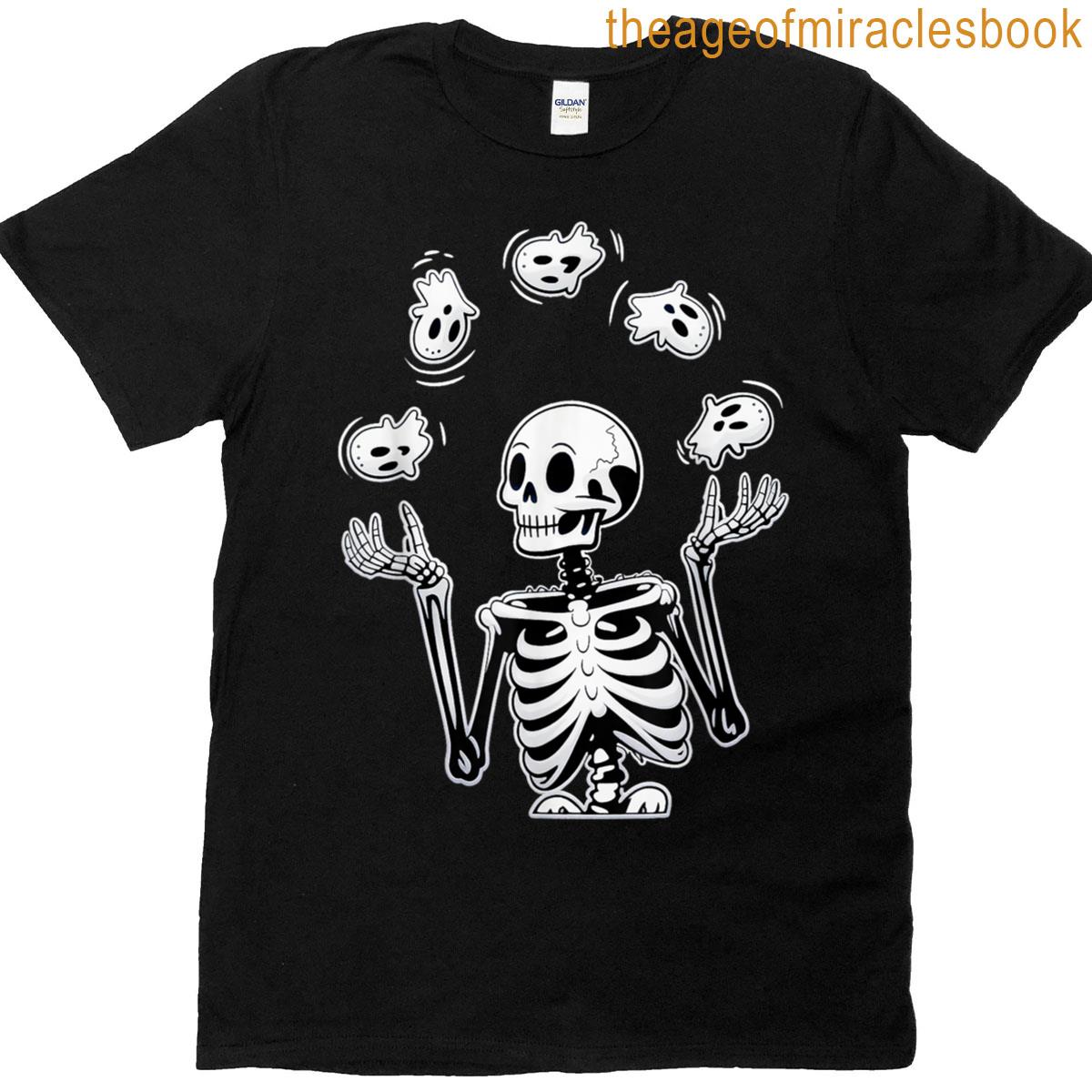 Skeleton Juggling Ghosts Funny Halloween Costume T-shirt