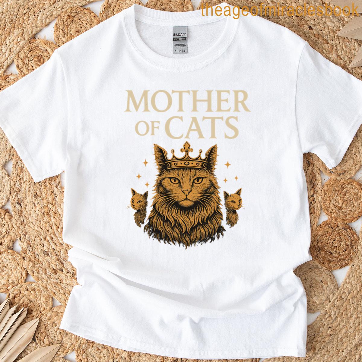 Majestic Cat Crown Graphic T-shirt