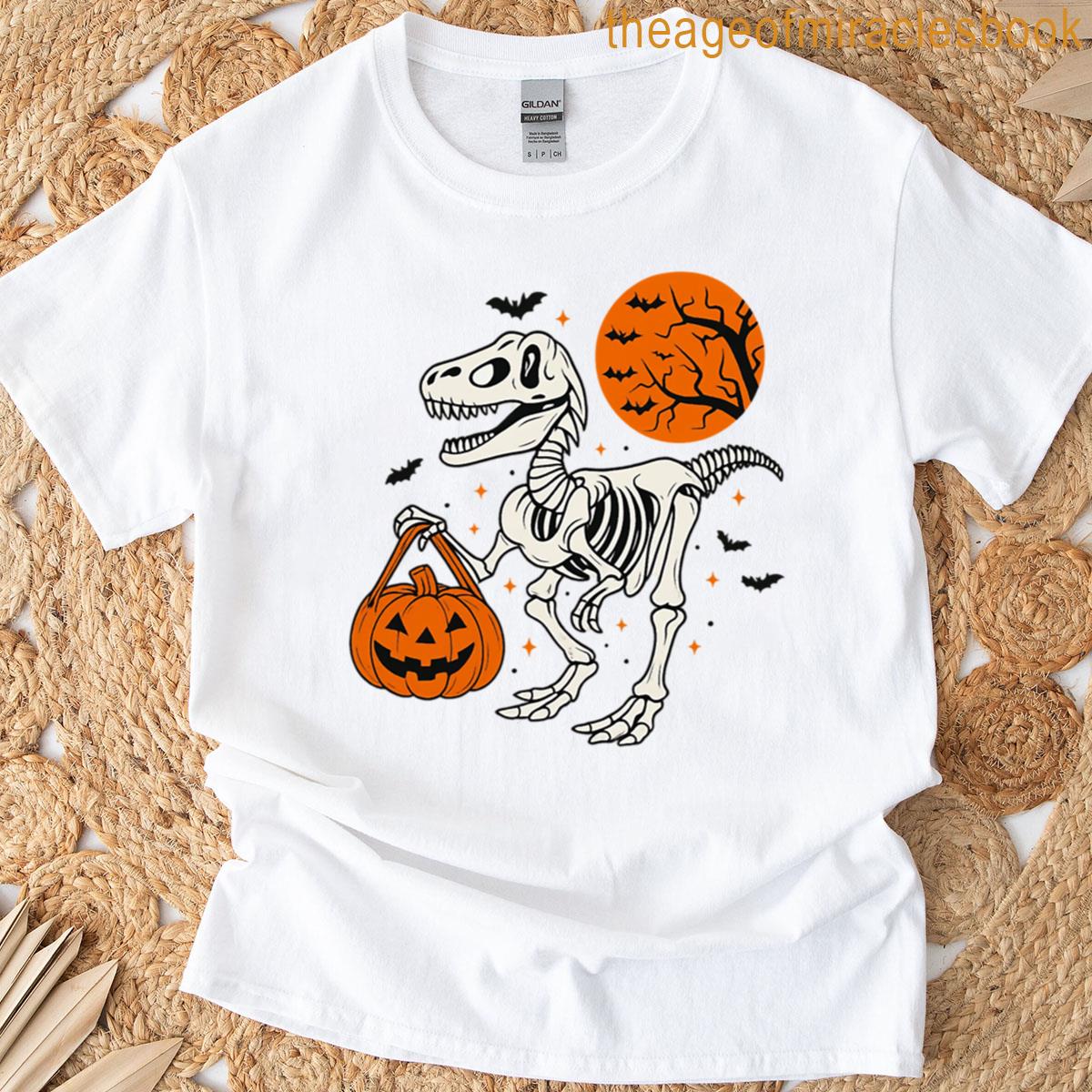 Halloween Dinosaur Skeleton With Pumpkin Oversized T-shirt
