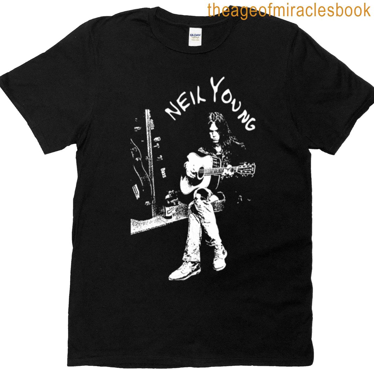 Tour 70s Art Singer T-shirt