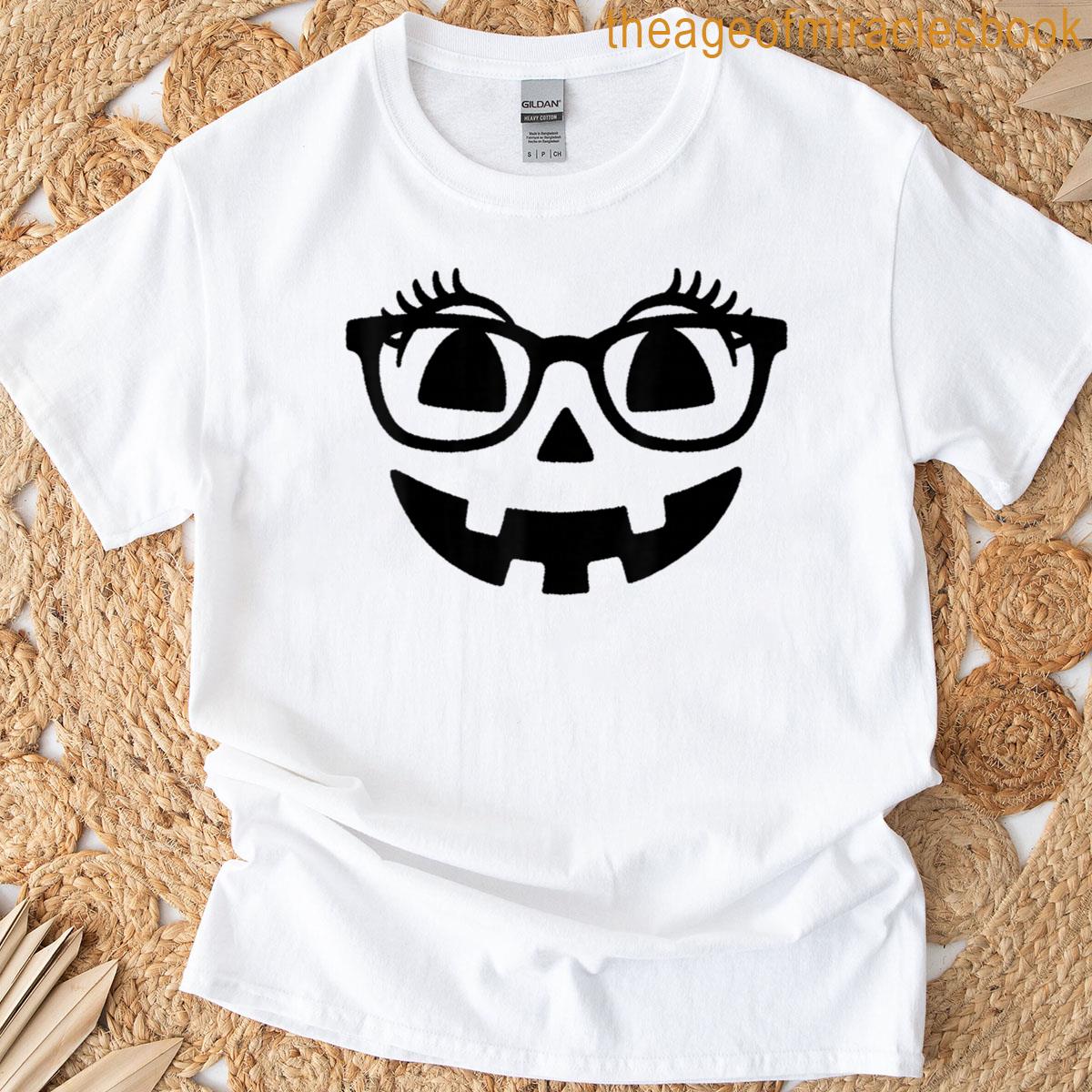 Pumpkin With Eyelashes Halloween Fall Jack-o-lantern Face T-shirt