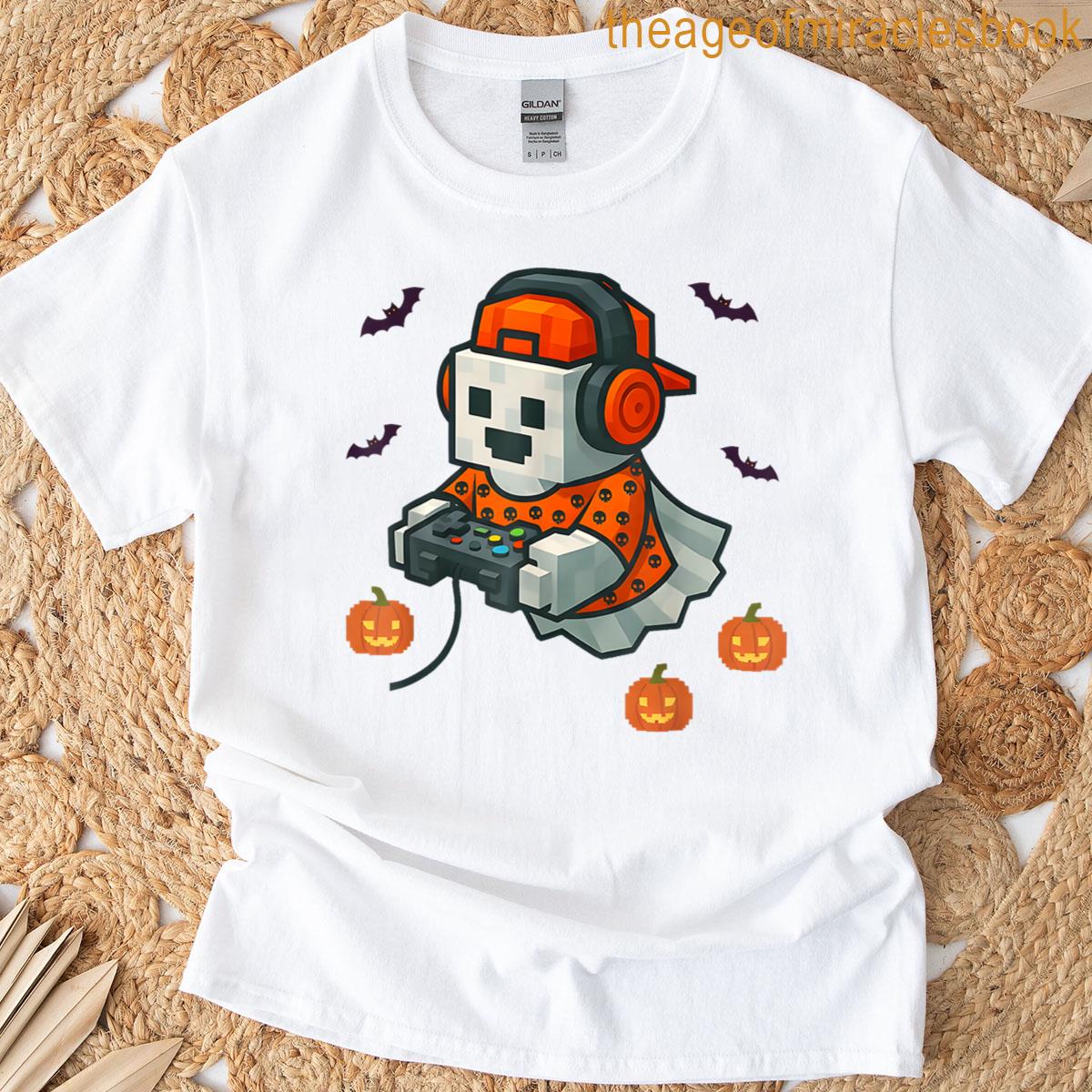 Halloween Ghost Gamer Spooky Pixelated Ghost With Controller T-shirt