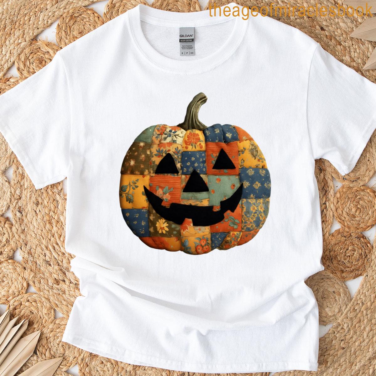 Vintage Patchwork Pumpkin Quilted Halloween Fall Aesthetic T-shirt