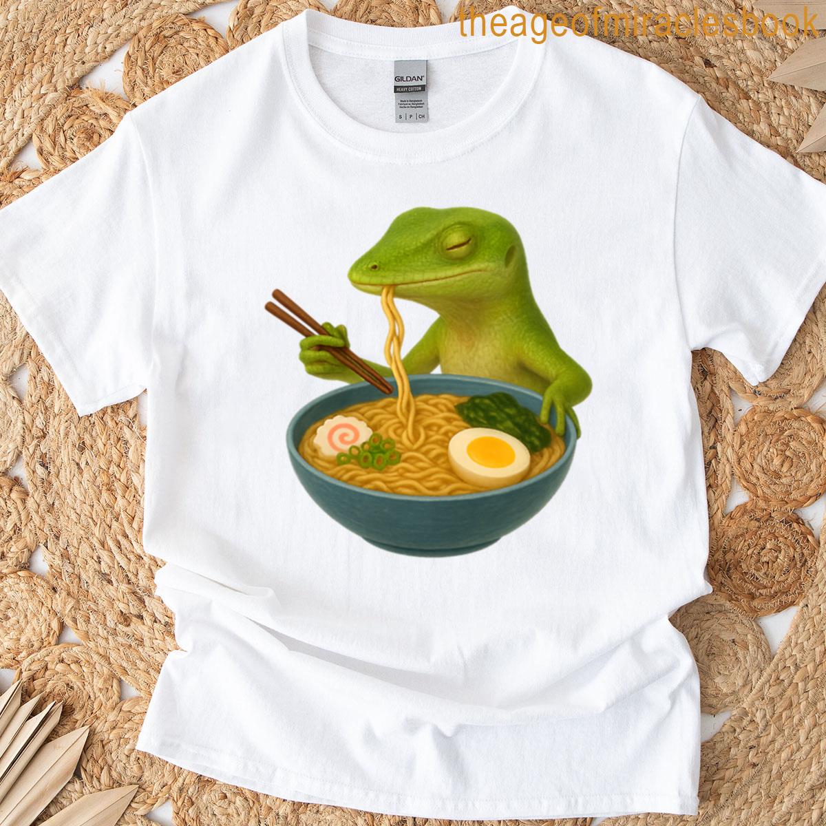 Green Anole Eating Ramen T-shirt