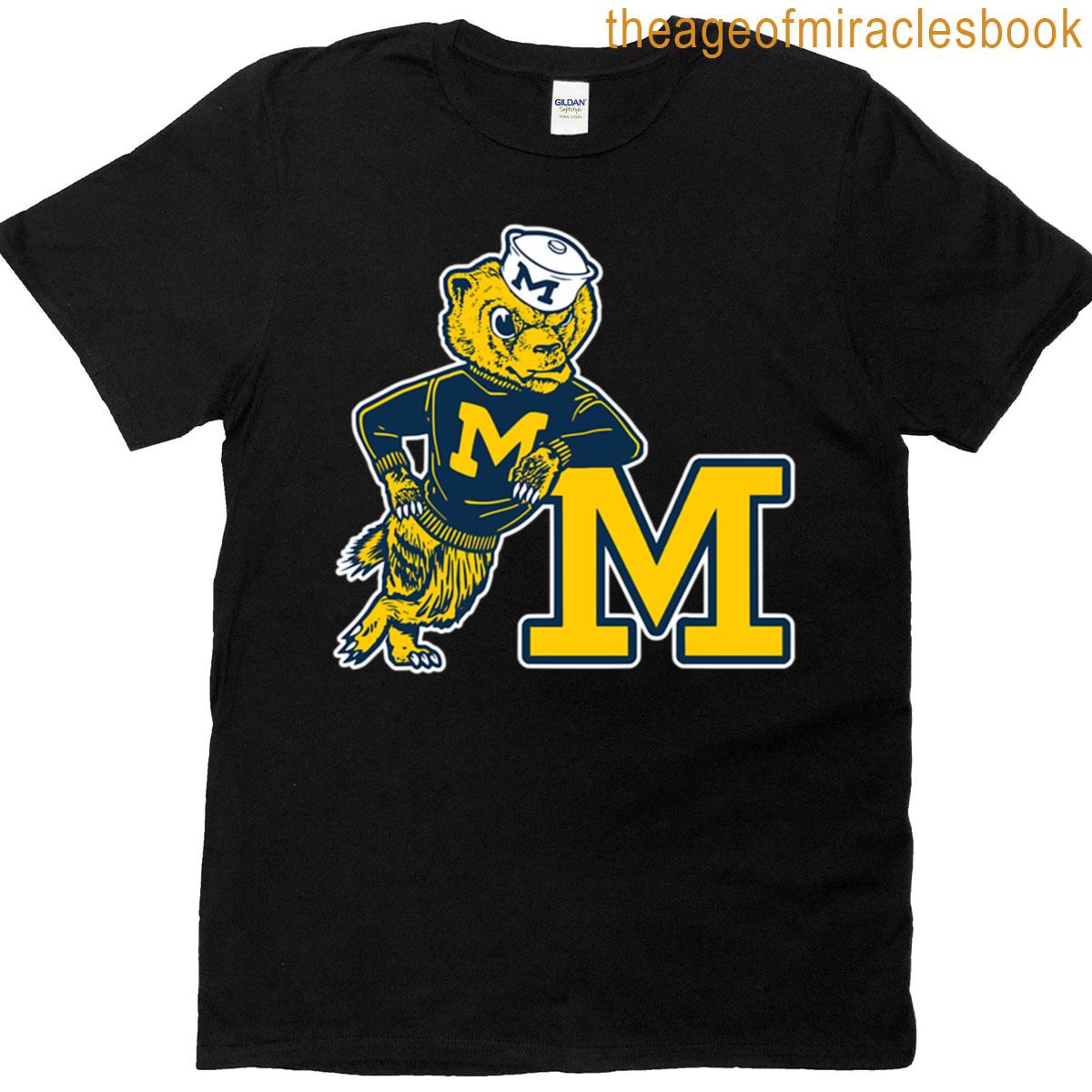 Leaning Wolver-bear T-shirt
