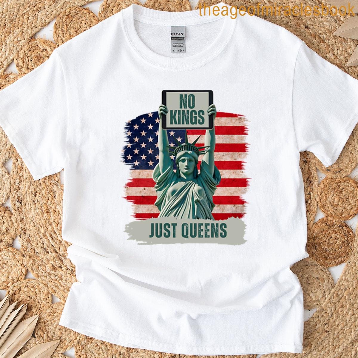 No Kings Just Queens Oversized T-shirt