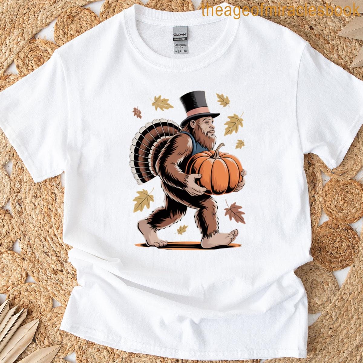 Bigfoot Thanksgiving With Pumpkin Active T-shirt