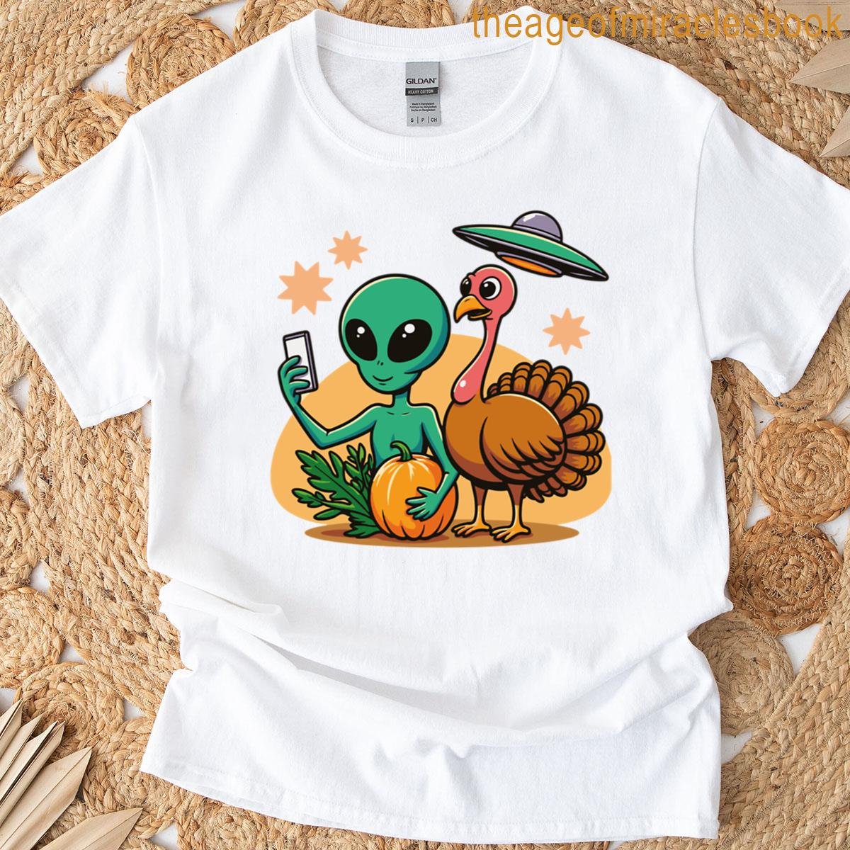 Alien Turkey Ufo Selfie T-shirt