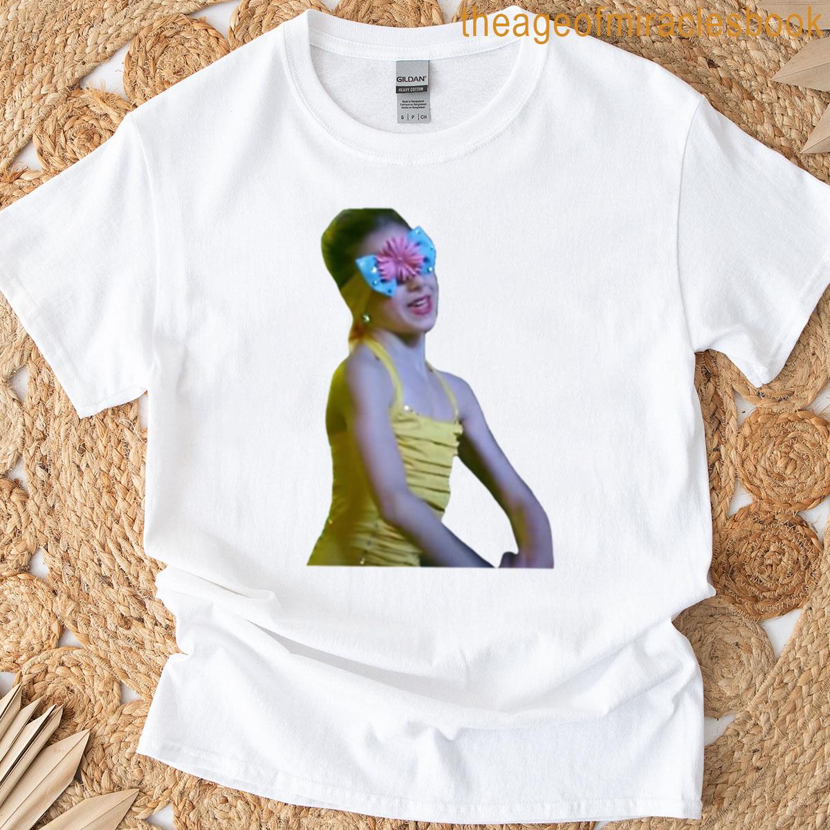 Chloe Headpiece T-shirt