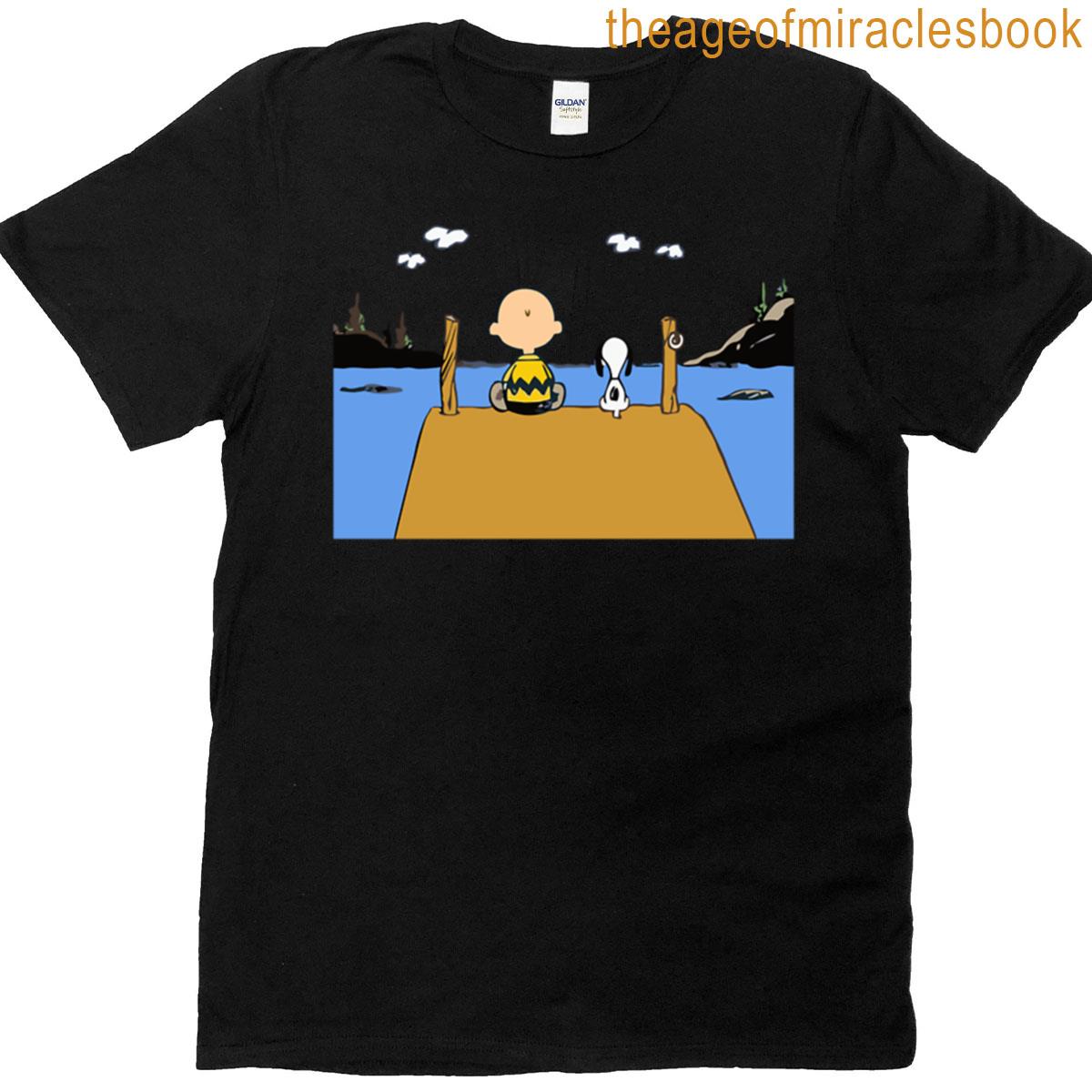 Snoopy Dog Sit Looking Nature T-shirt